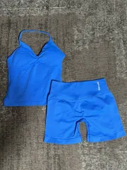 Two-piece set: original phone photo